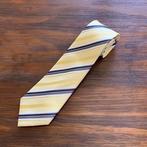 {Kenneth Cole}Yellow/Blk/WhiteStriped SilkTie